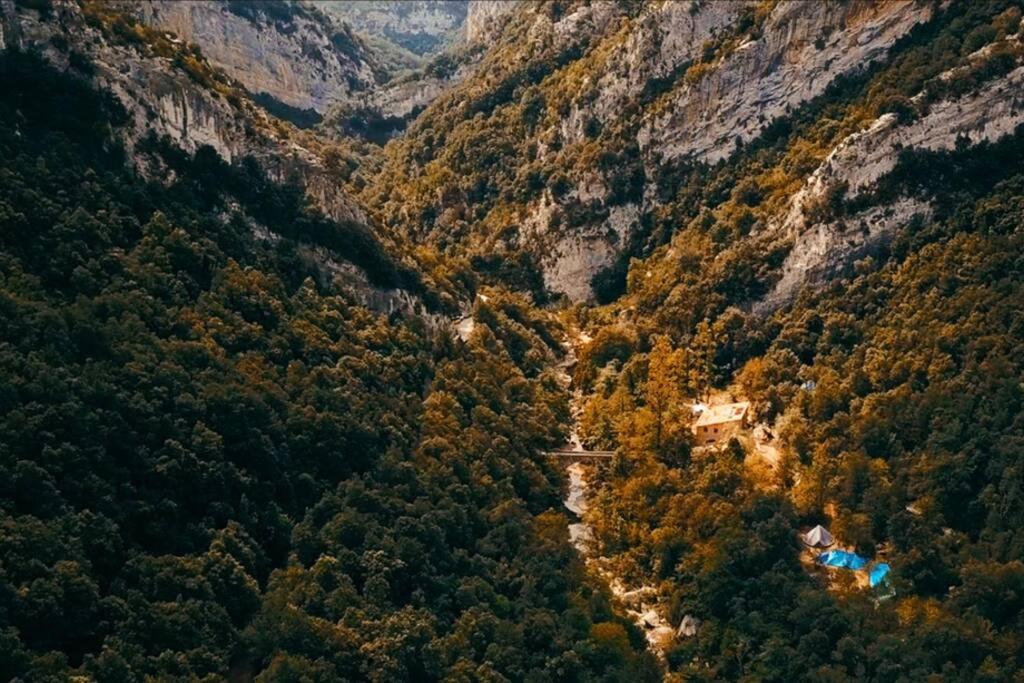 Pont De Valenti Mountain Retreat Lägenhet Girona Exteriör bild
